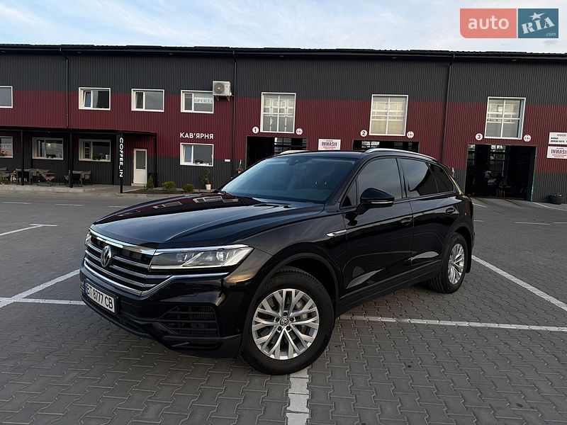 Внедорожник / Кроссовер Volkswagen Touareg 2019 в Дубно