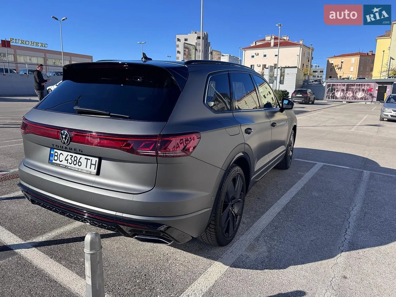 Volkswagen Touareg 2024 photo 3