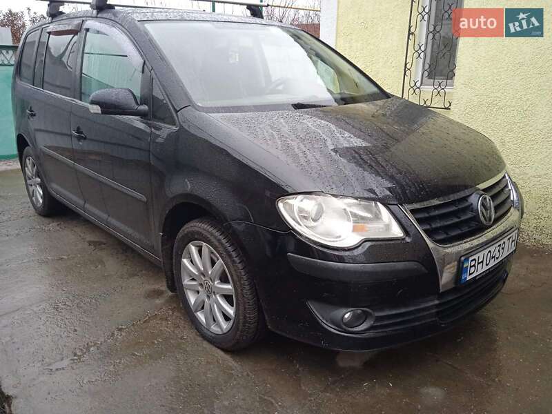 Минивэн Volkswagen Touran 2007 в Измаиле