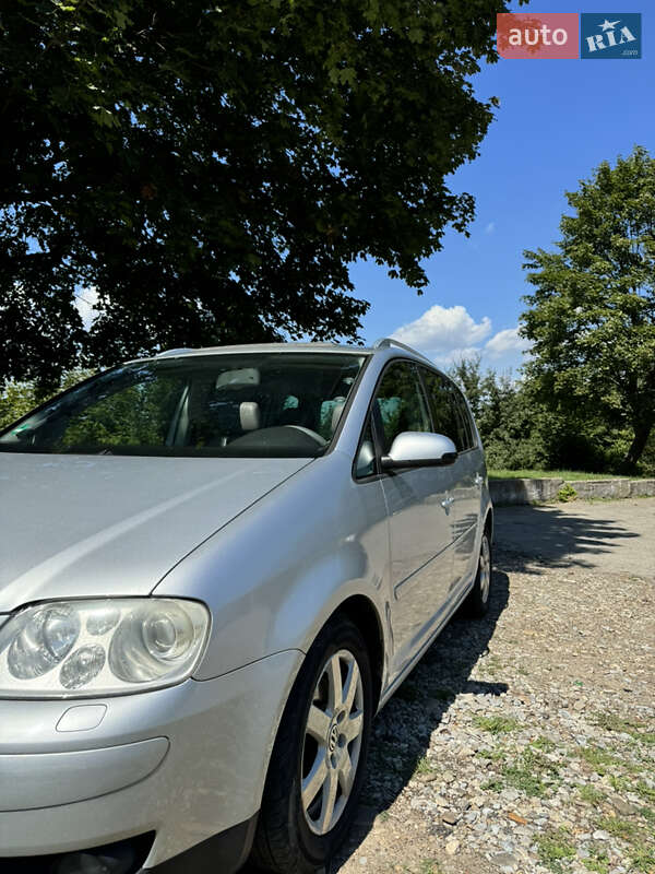 Минивэн Volkswagen Touran 2004 в Бурштыне Минивэн Volkswagen Touran 2004 в Бурштыне