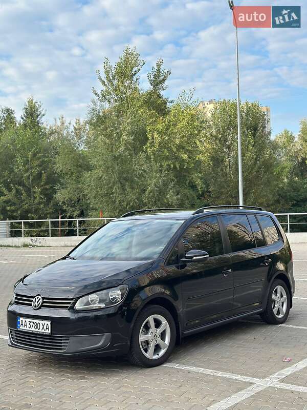Минивэн Volkswagen Touran 2011 в Киеве Минивэн Volkswagen Touran 2011 в Киеве