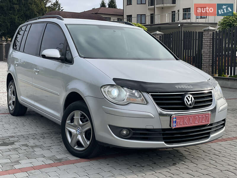 Минивэн Volkswagen Touran 2007 в Староконстантинове Минивэн Volkswagen Touran 2007 в Староконстантинове