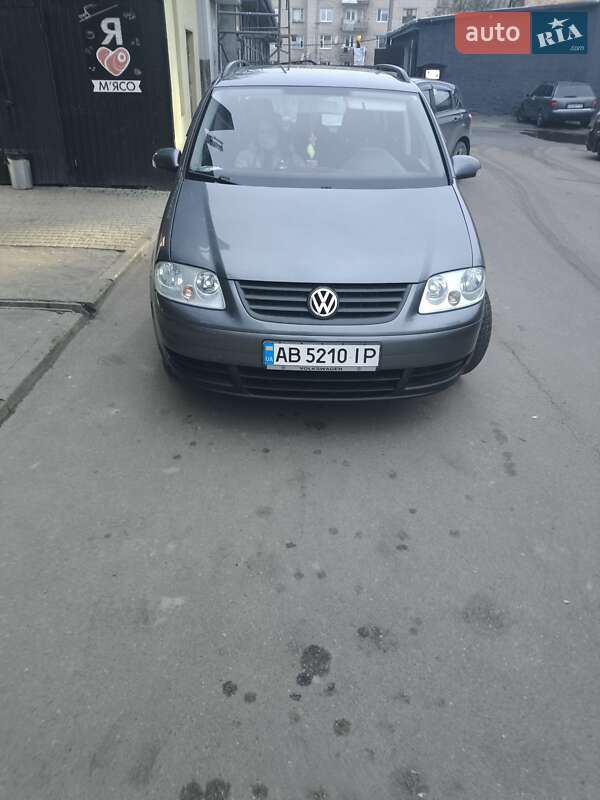 Минивэн Volkswagen Touran 2005 в Могилев-Подольске Минивэн Volkswagen Touran 2005 в Могилев-Подольске