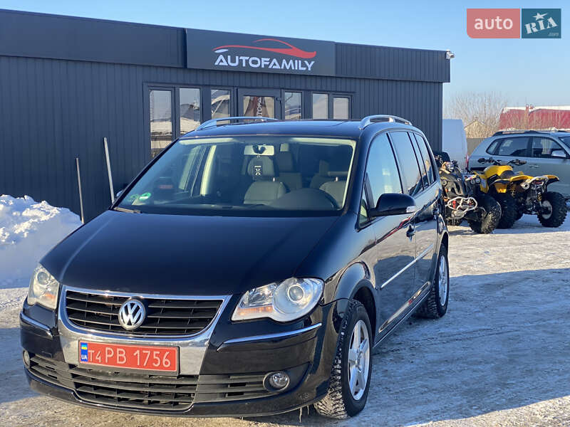 Минивэн Volkswagen Touran 2008 в Староконстантинове Минивэн Volkswagen Touran 2008 в Староконстантинове