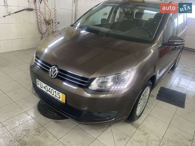 Минивэн Volkswagen Touran 2011 в Житомире Минивэн Volkswagen Touran 2011 в Житомире