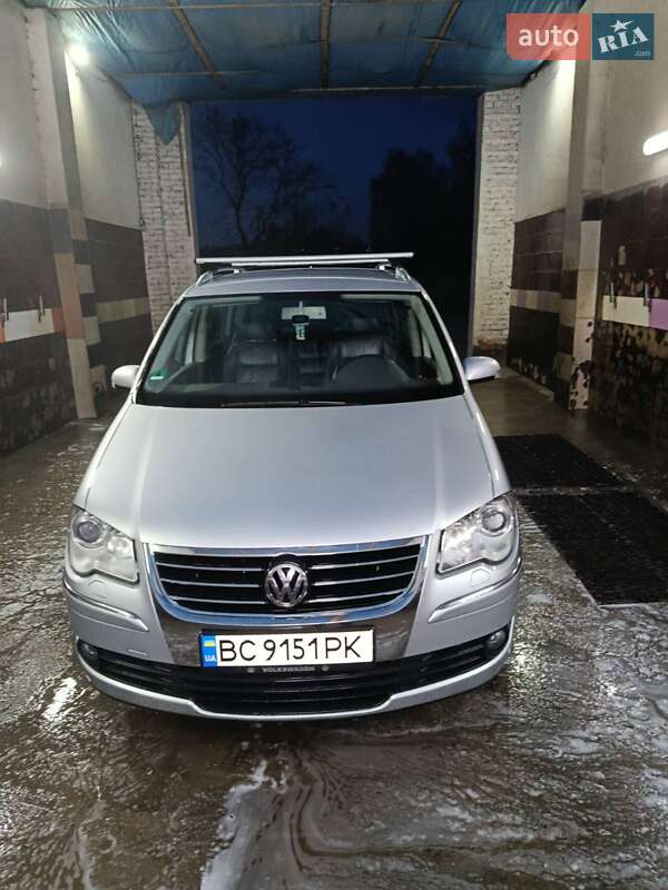 Минивэн Volkswagen Touran 2007 в Львове