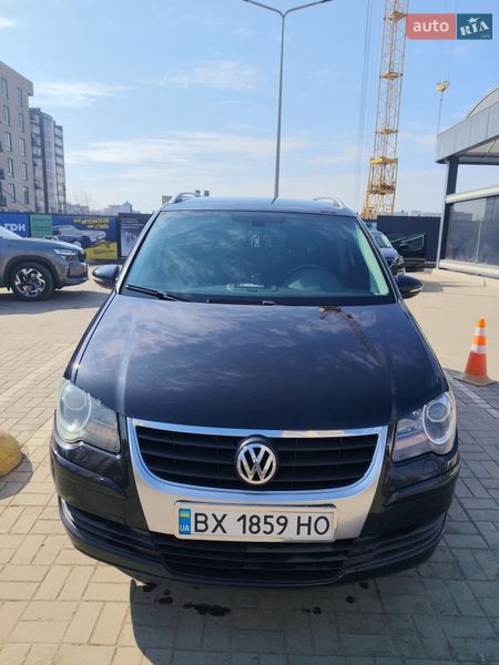 Минивэн Volkswagen Touran 2009 в Хмельницком