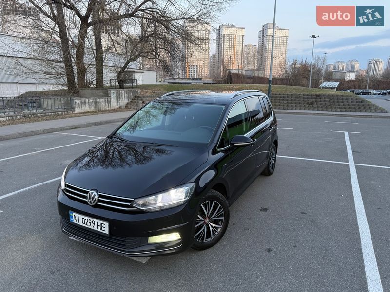 Микровэн Volkswagen Touran 2016 в Киеве Микровэн Volkswagen Touran 2016 в Киеве