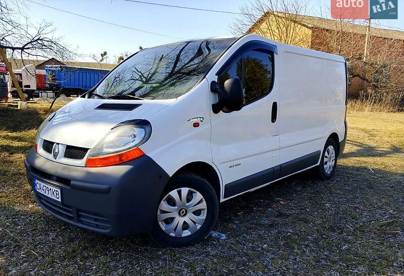 Минивэн Renault Trafic 2006 в Черкассах Минивэн Renault Trafic 2006 в Черкассах