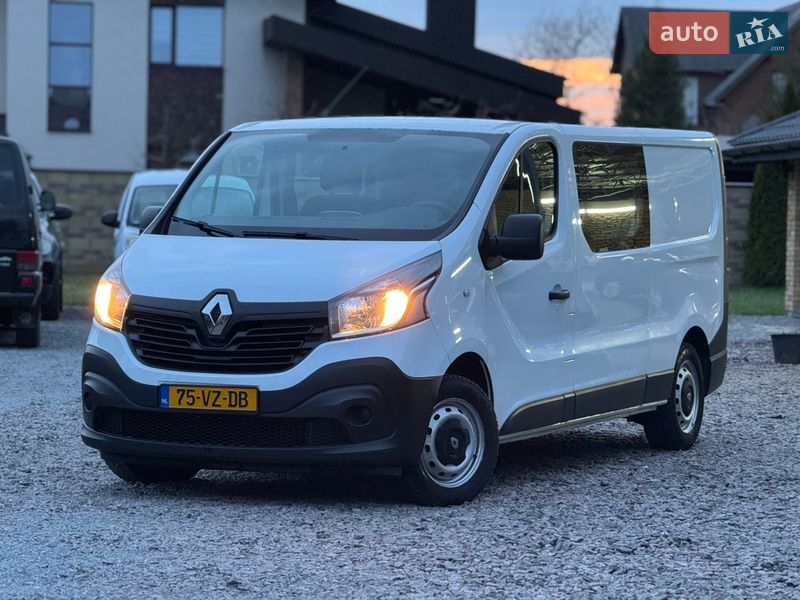 Вантажопасажирський фургон Renault Trafic 2016 в Луцьку