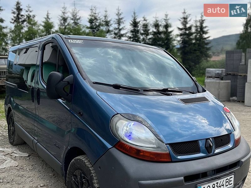 Минивэн Renault Trafic 2005 в Рахове Минивэн Renault Trafic 2005 в Рахове