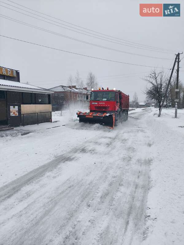 Другие грузовики Iveco Trakker 2008 в Малине