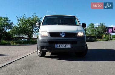 Грузовой фургон Volkswagen Transporter 2006 в Делятине