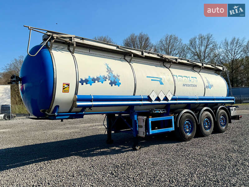 Цистерна полуприцеп Feldbinder TSA 2000 в Черновцах