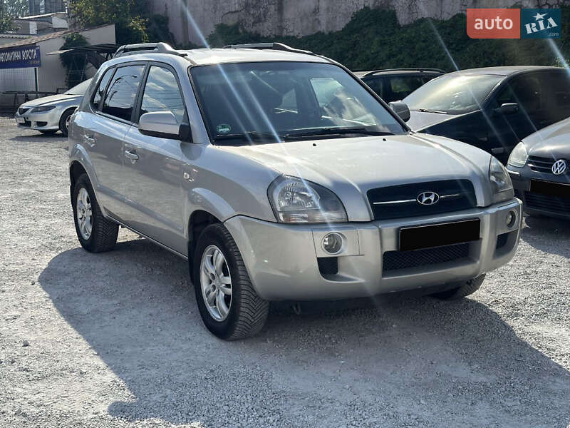 Внедорожник / Кроссовер Hyundai Tucson 2008 в Каменском Внедорожник / Кроссовер Hyundai Tucson 2008 в Каменском
