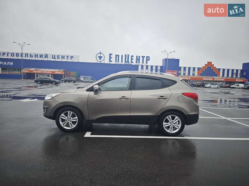 Внедорожник / Кроссовер Hyundai Tucson 2013 в Каменец-Подольском