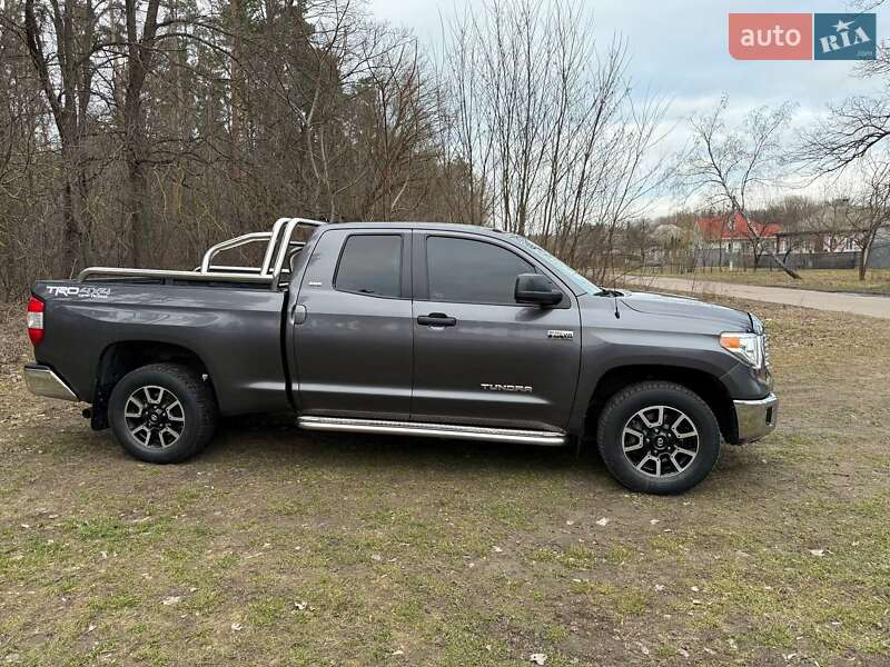 Пикап Toyota Tundra 2015 в Прилуках