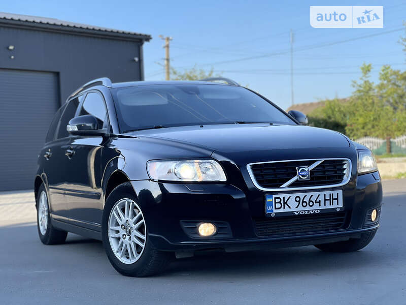 Універсал Volvo V50 2009 в Млиніві