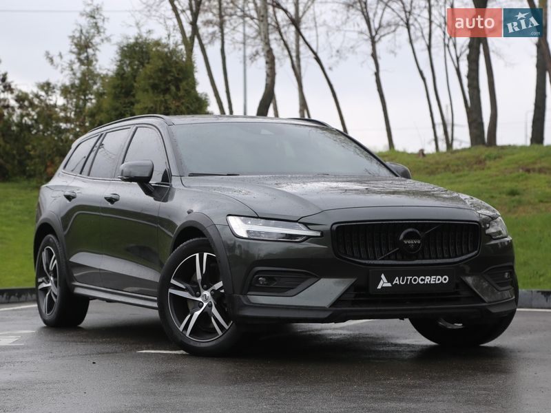 Универсал Volvo V60 Cross Country 2020 в Киеве