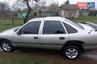 Седан Opel Vectra 1992 в Петрове