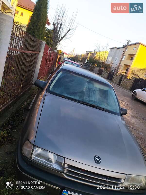 Лифтбек Opel Vectra 1990 в Львове