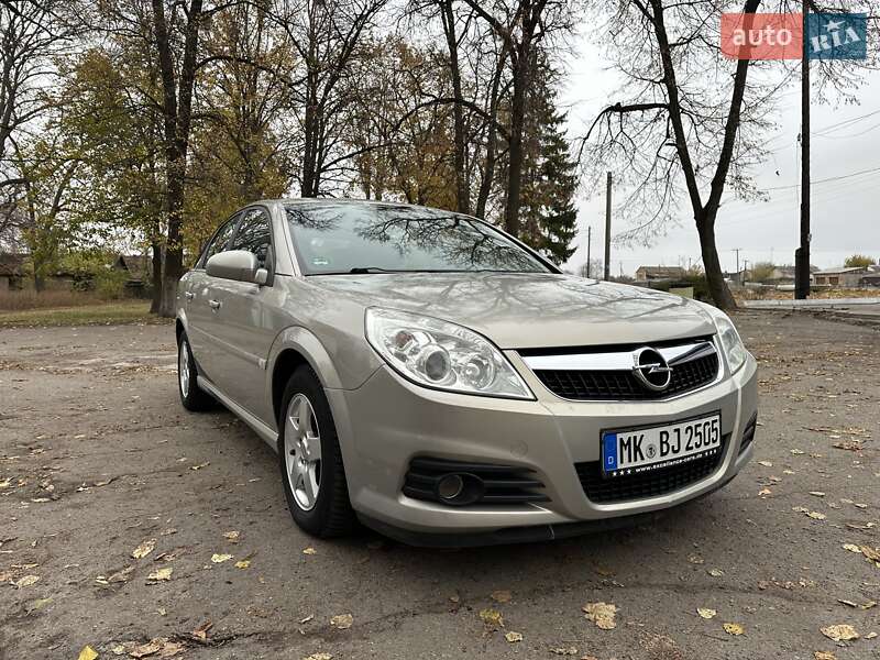 Лифтбек Opel Vectra 2006 в Лебедине