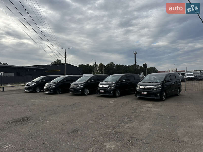 Минивэн Toyota Vellfire 2014 в Киеве