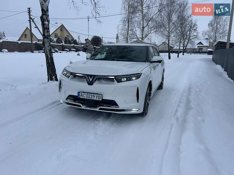 Внедорожник / Кроссовер VinFast VF-9 2024 в Луцке