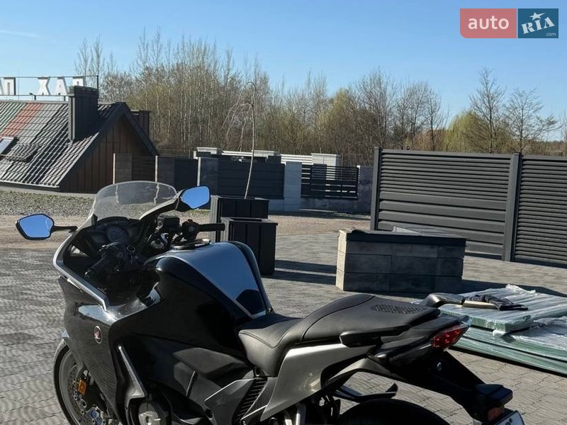 Мотоцикл Спорт-туризм Honda VFR 1200F 2012 в Львове