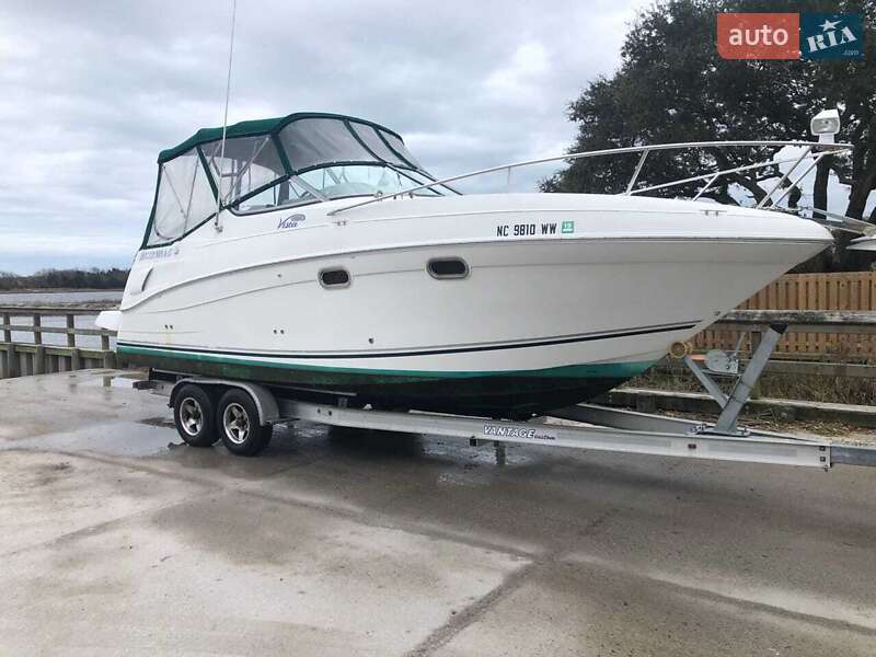 Моторная яхта Four Winns Vista 2004 в Киеве