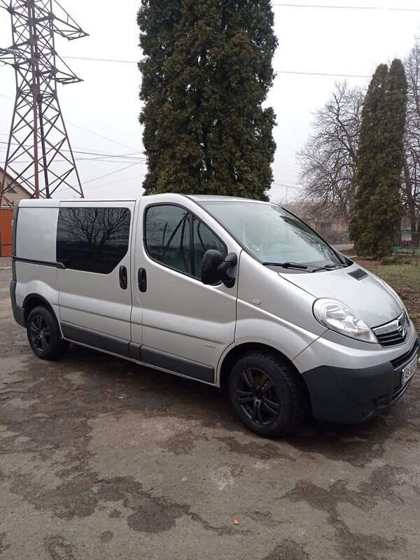 Вантажний фургон Opel Vivaro 2013 в Теплику