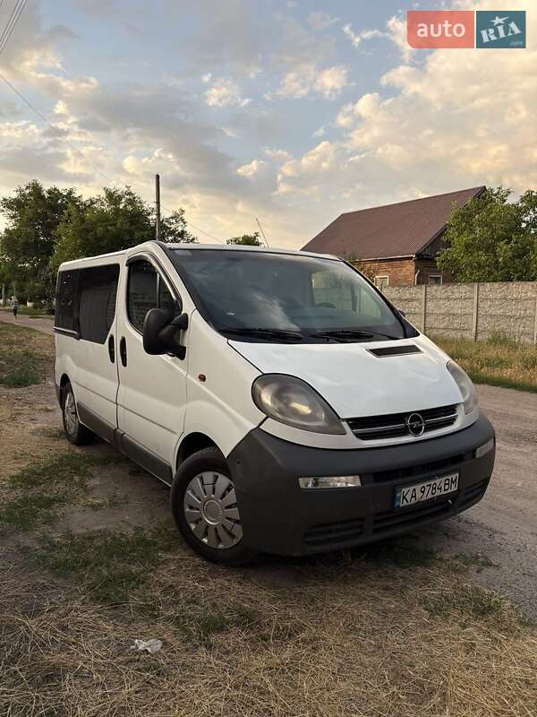 Минивэн Opel Vivaro 2005 в Александрие