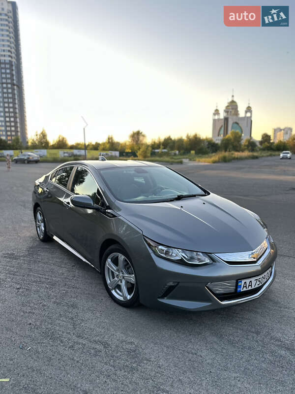 Хэтчбек Chevrolet Volt 2015 в Киеве