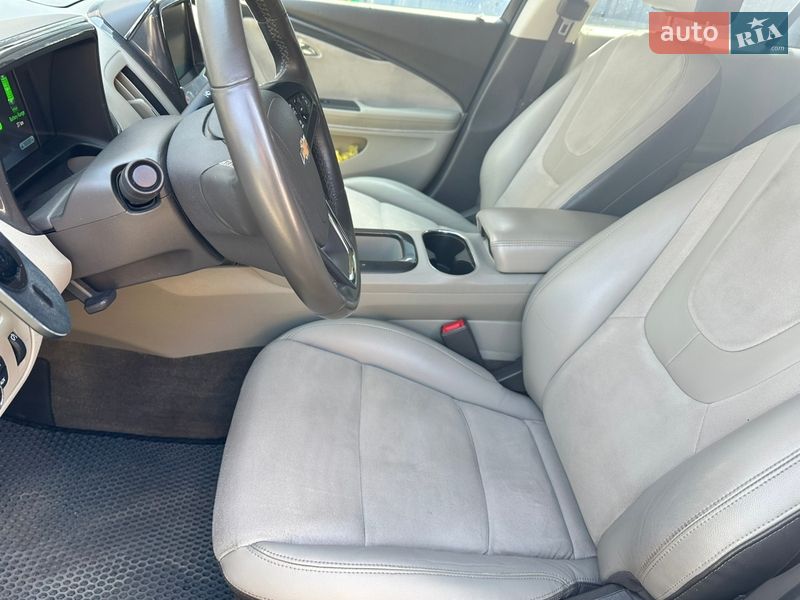 Хэтчбек Chevrolet Volt 2013 в Черкассах