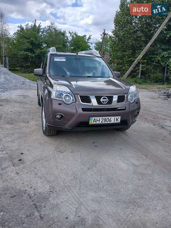 Внедорожник / Кроссовер Nissan X-Trail 2013 в Покровском