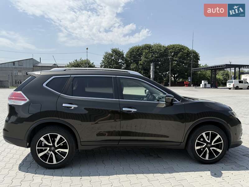 Внедорожник / Кроссовер Nissan X-Trail 2015 в Нововолынске Внедорожник / Кроссовер Nissan X-Trail 2015 в Нововолынске