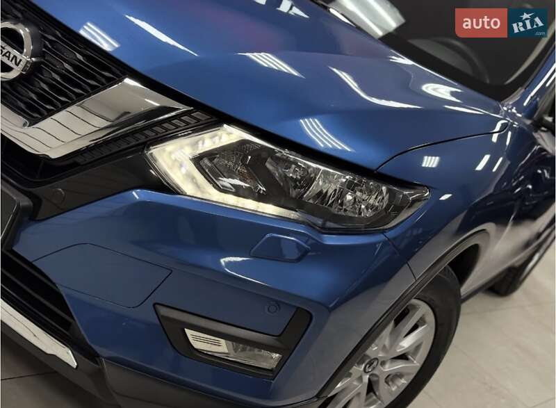 Внедорожник / Кроссовер Nissan X-Trail 2017 в Киеве