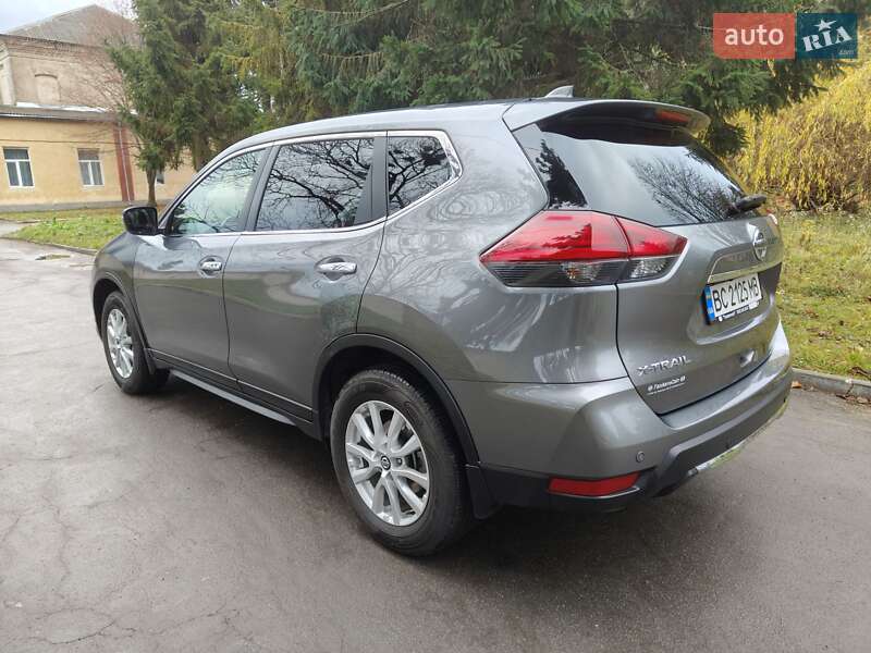 Внедорожник / Кроссовер Nissan X-Trail 2020 в Остроге