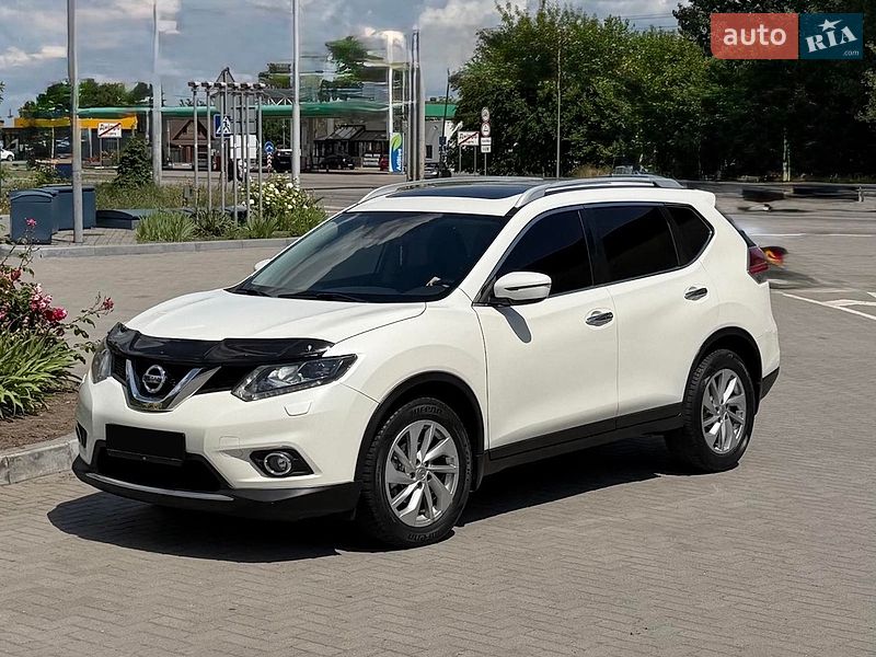 Внедорожник / Кроссовер Nissan X-Trail 2016 в Днепре