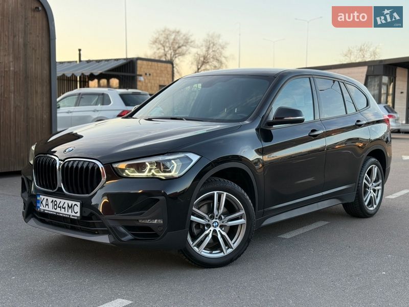 Внедорожник / Кроссовер BMW X1 2022 в Киеве