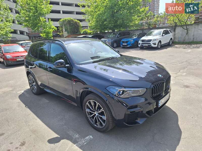 Внедорожник / Кроссовер BMW X5 2021 в Киеве