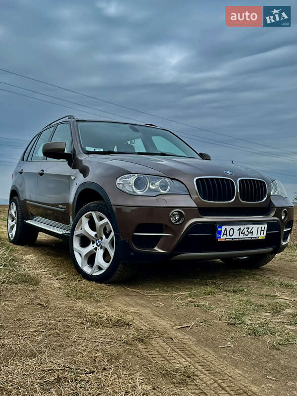 Внедорожник / Кроссовер BMW X5 2012 в Тячеве Внедорожник / Кроссовер BMW X5 2012 в Тячеве