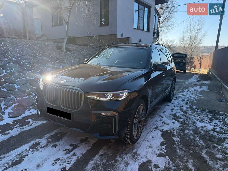 Внедорожник / Кроссовер BMW X7 2022 в Александрие