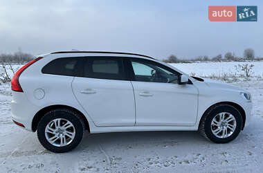 Внедорожник / Кроссовер Volvo XC60 2017 в Баре