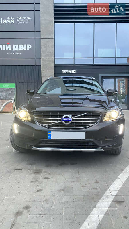 Внедорожник / Кроссовер Volvo XC60 2015 в Киеве