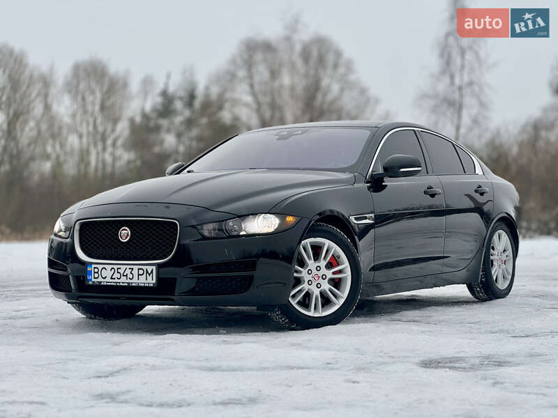 Седан Jaguar XE 2016 в Новояворовске