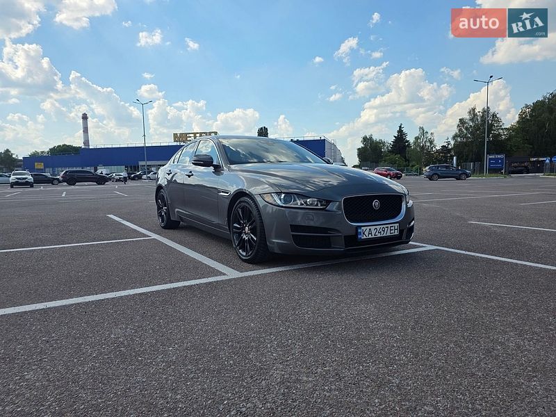 Седан Jaguar XE 2017 в Житомире