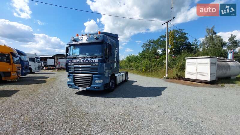 Тягач DAF XF 105 2011 в Макарове
