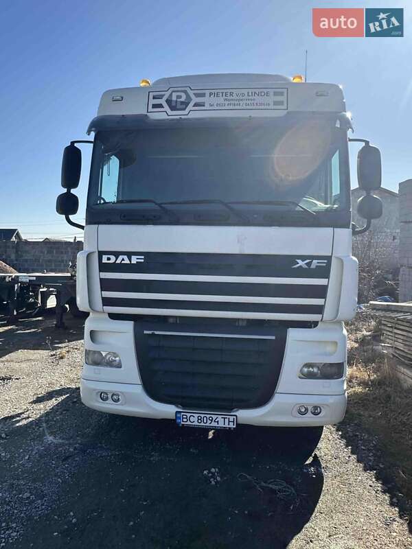 Тягач DAF XF 105 2013 в Львове