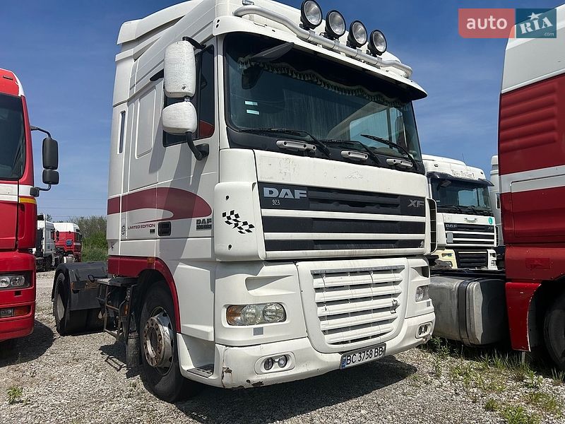 Тягач DAF XF 105 2006 в Львове